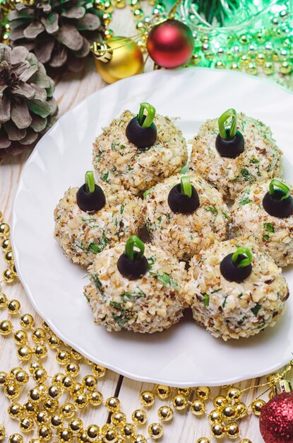 Nut-Coated Cheese Balls for New Year's